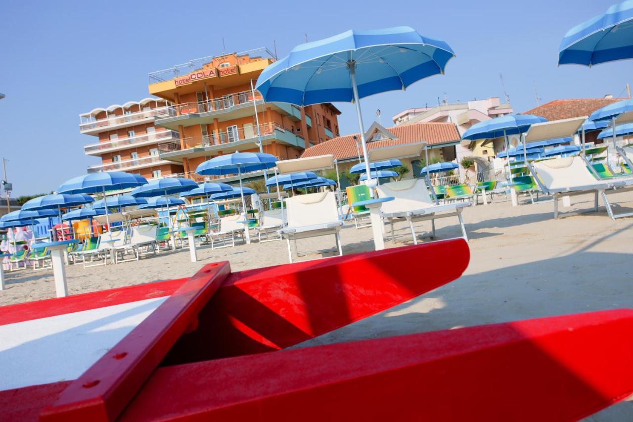 Hotel Cola Bellaria-Igea Marina Esterno foto