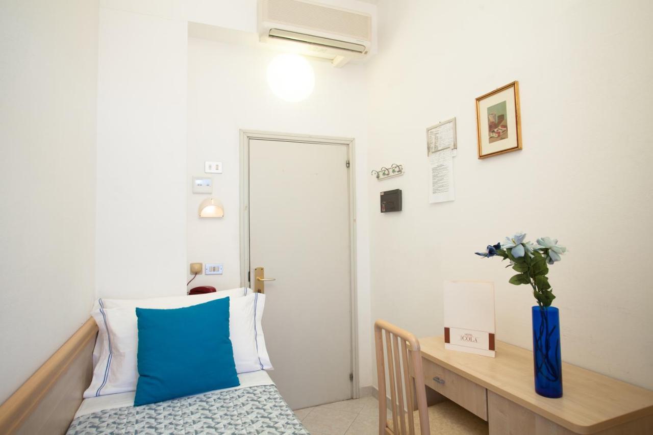 Hotel Cola Bellaria-Igea Marina Esterno foto