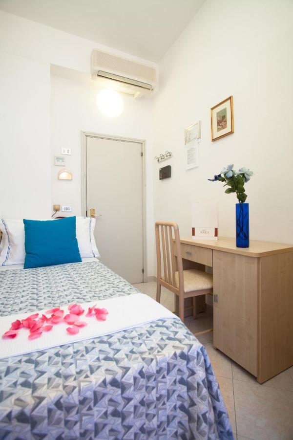 Hotel Cola Bellaria-Igea Marina Esterno foto