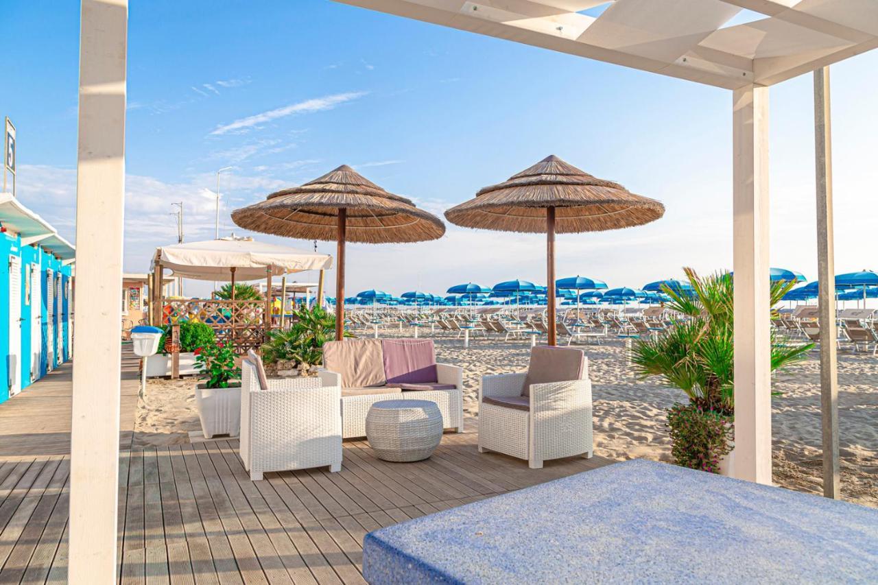 Hotel Cola Bellaria-Igea Marina Esterno foto