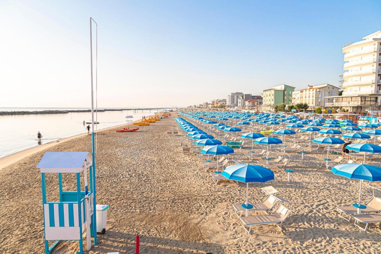 Hotel Cola Bellaria-Igea Marina Esterno foto