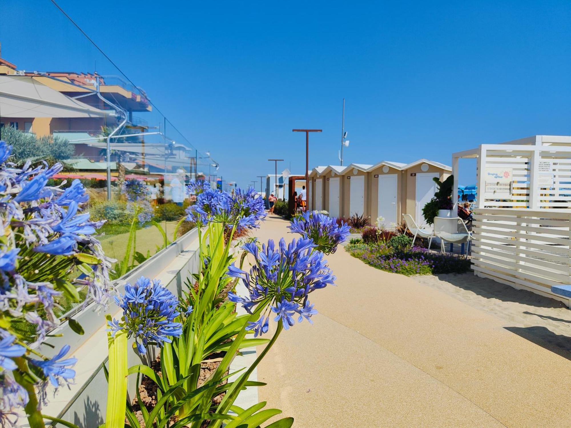 Hotel Cola Bellaria-Igea Marina Esterno foto