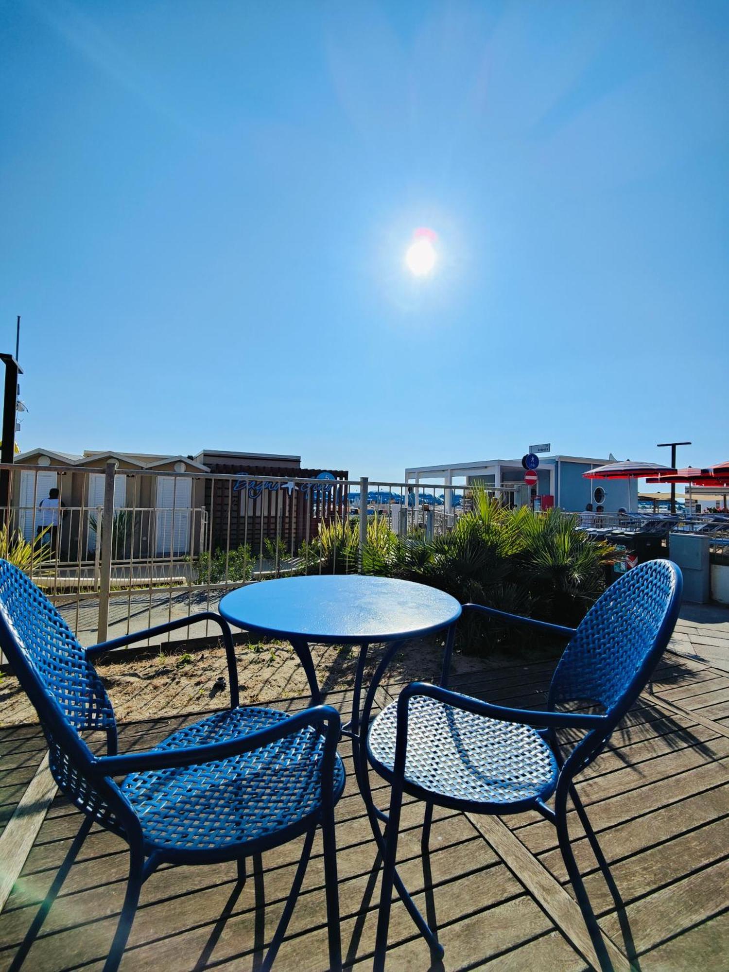 Hotel Cola Bellaria-Igea Marina Esterno foto