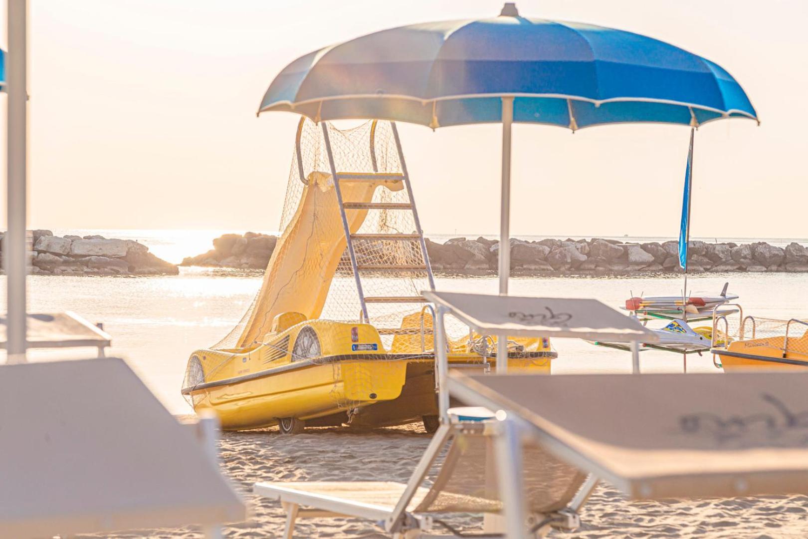 Hotel Cola Bellaria-Igea Marina Esterno foto