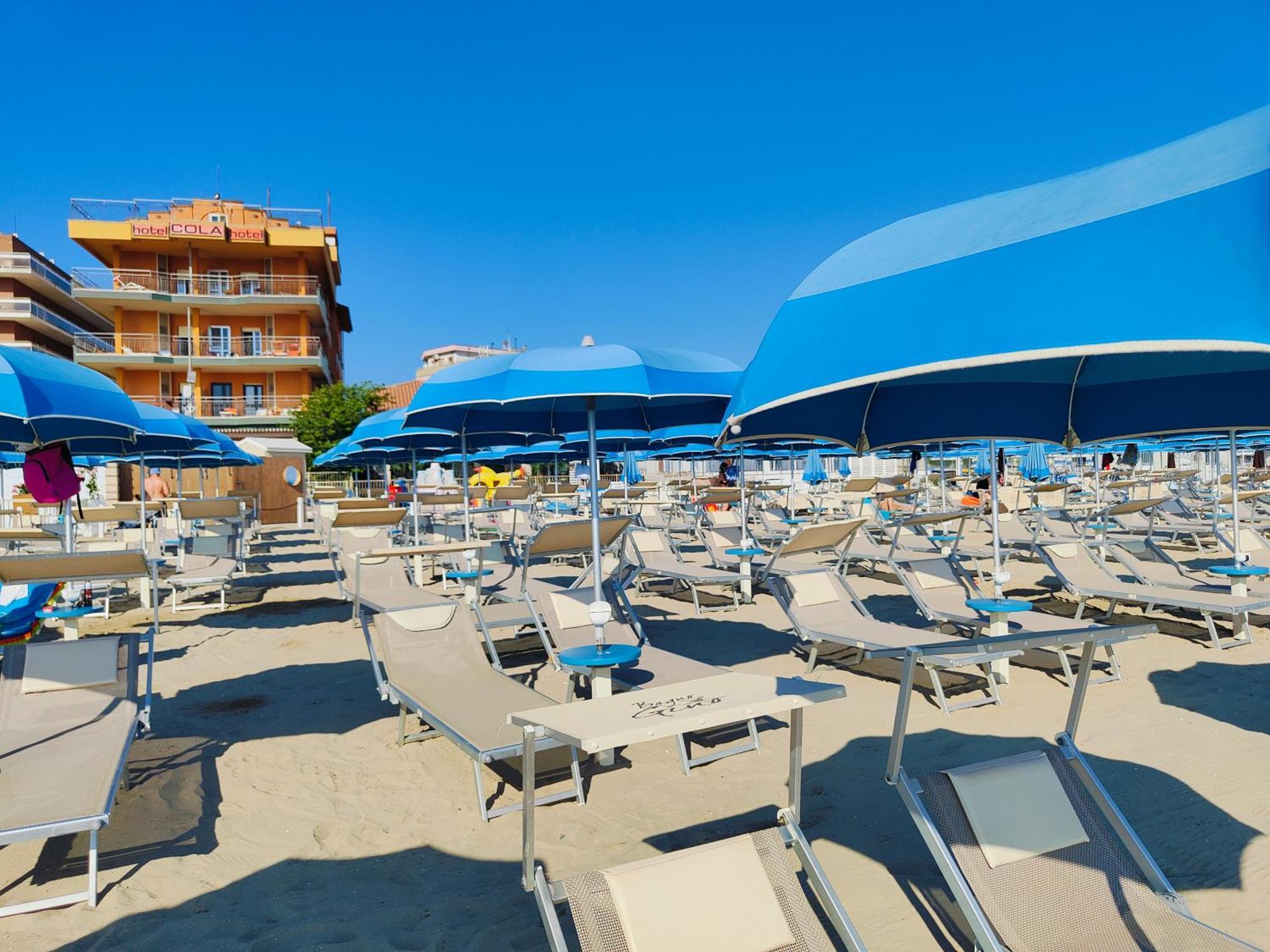 Hotel Cola Bellaria-Igea Marina Esterno foto