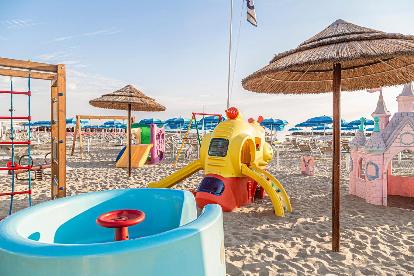 Hotel Cola Bellaria-Igea Marina Esterno foto