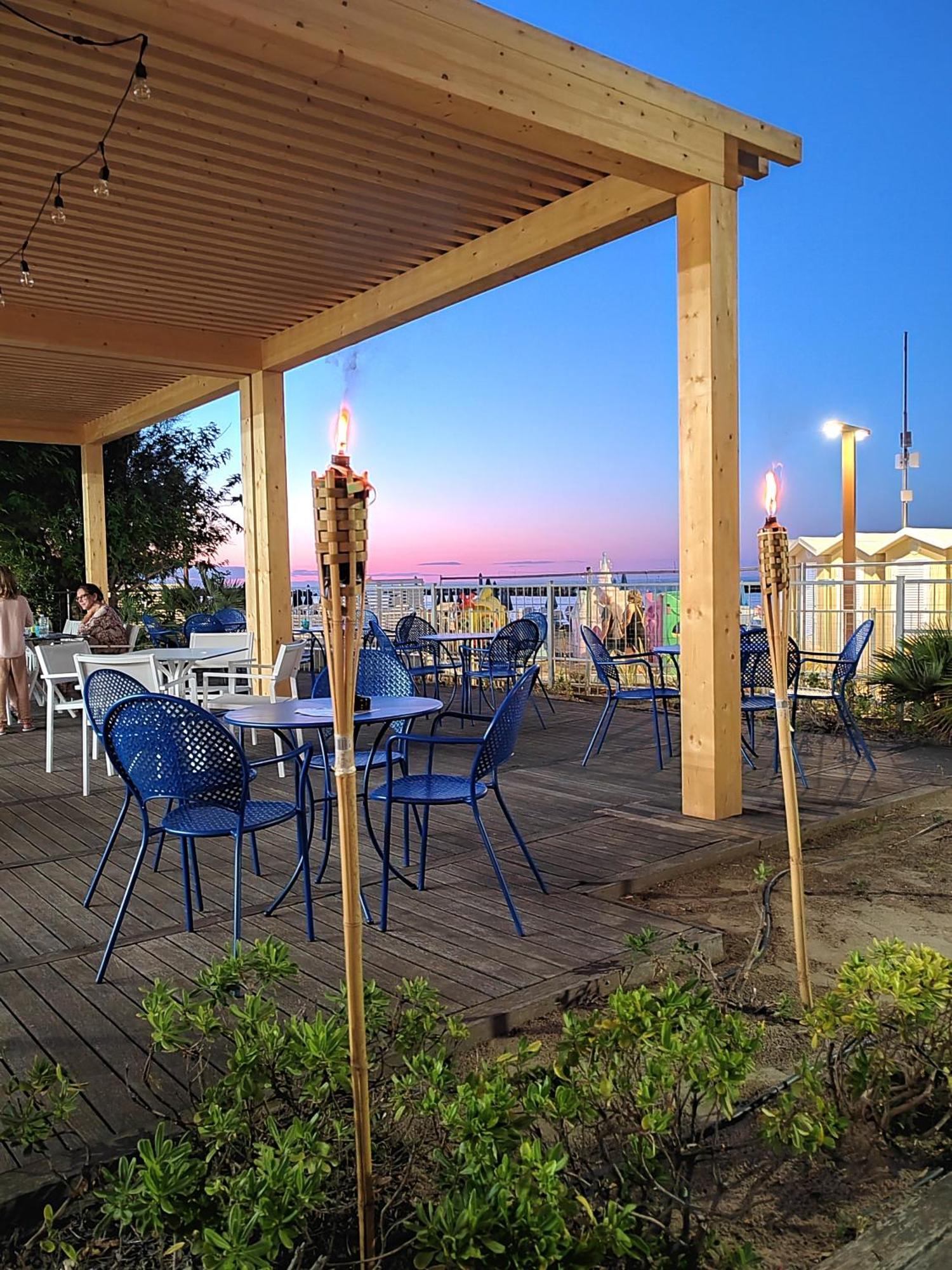 Hotel Cola Bellaria-Igea Marina Esterno foto