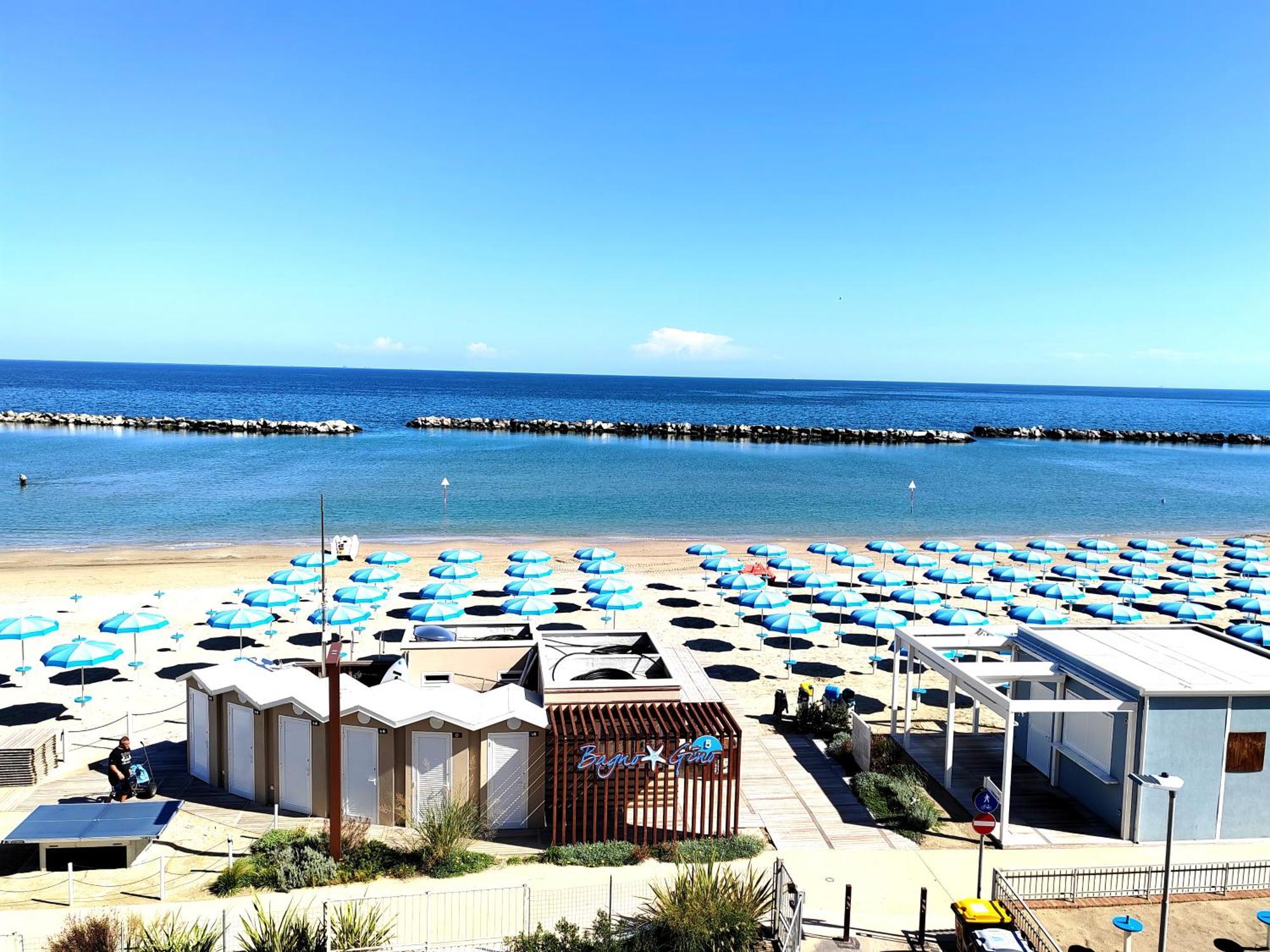 Hotel Cola Bellaria-Igea Marina Esterno foto