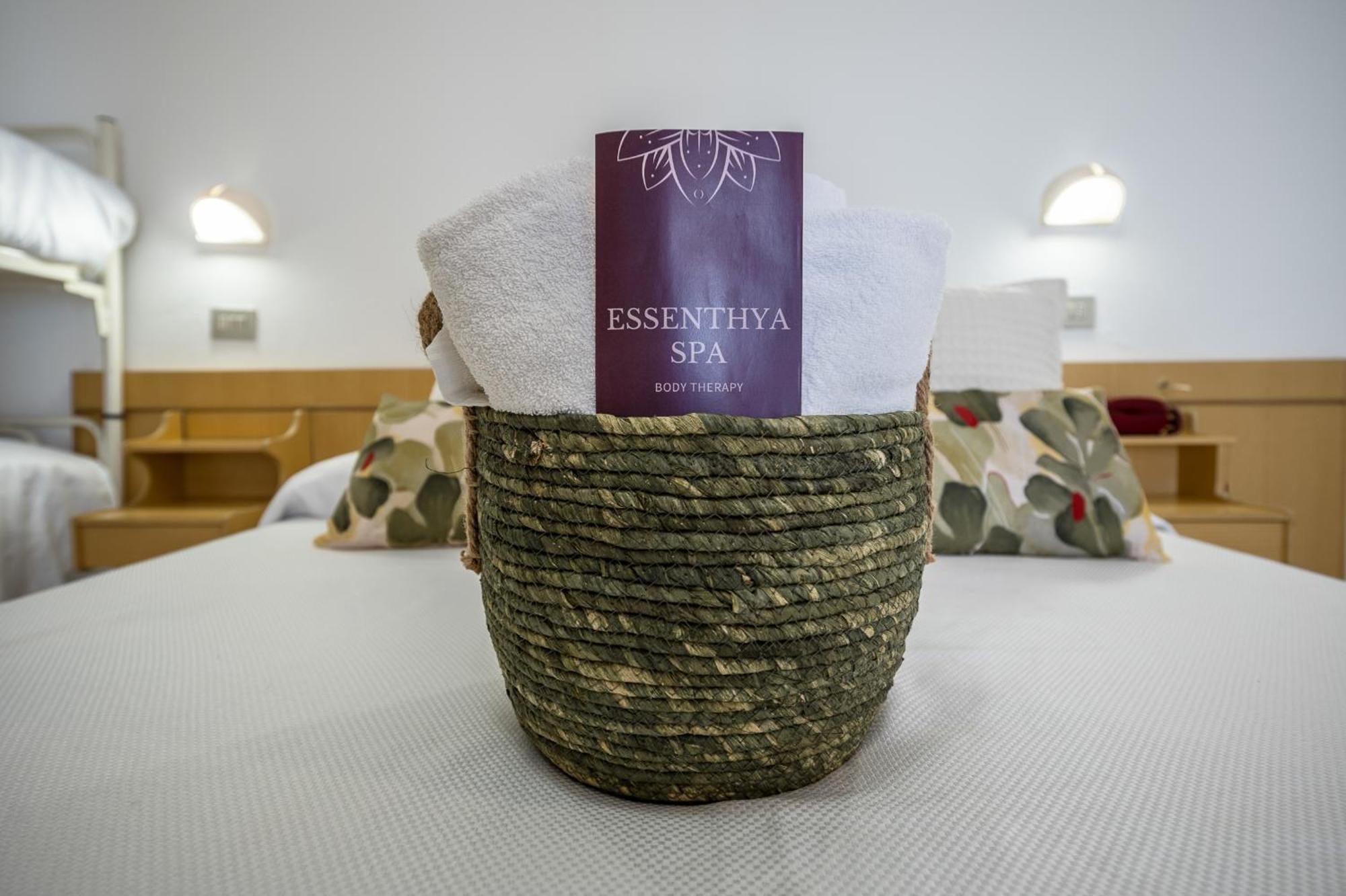 Hotel Cola Bellaria-Igea Marina Esterno foto