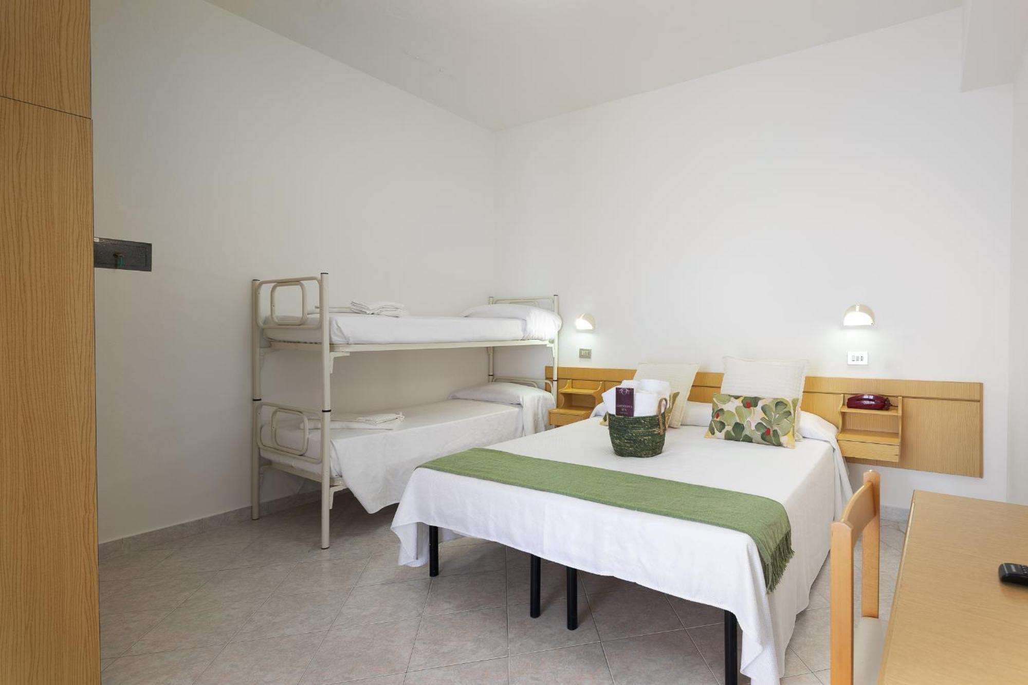 Hotel Cola Bellaria-Igea Marina Esterno foto