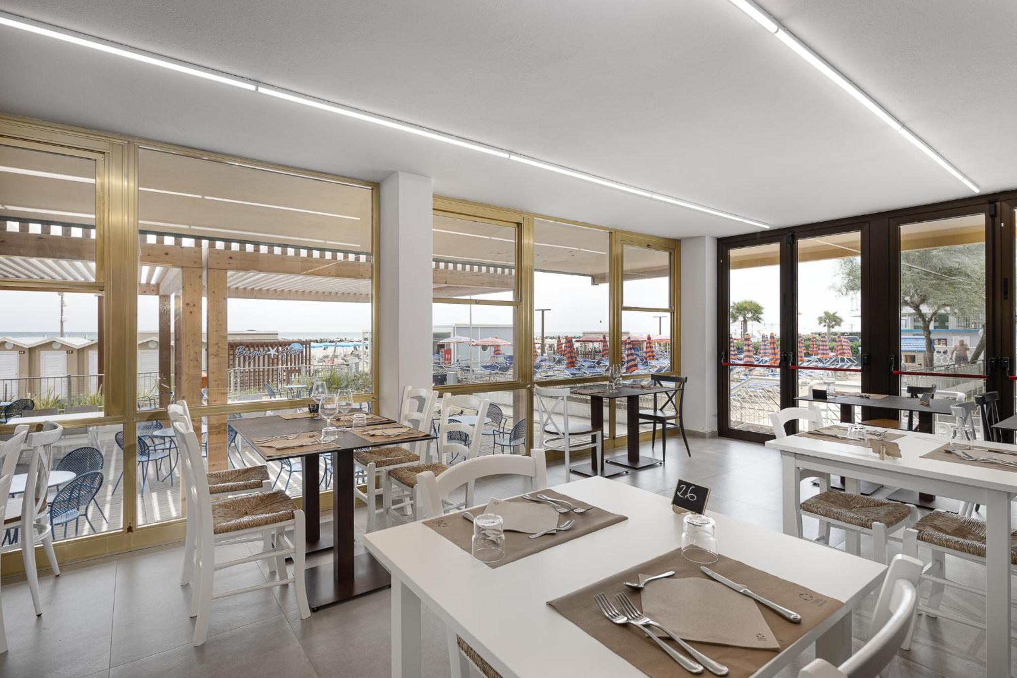 Hotel Cola Bellaria-Igea Marina Esterno foto